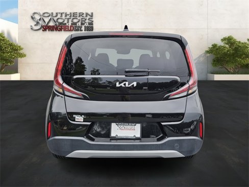 Used 2023 Kia Soul LX image 4
