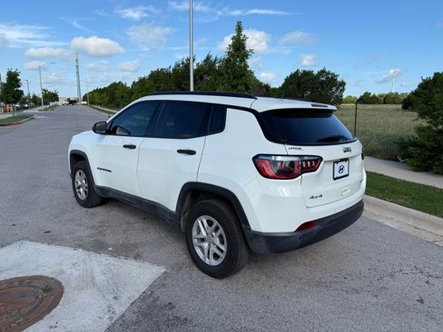 Used 2017 Jeep Compass Sport w/ Tech Group image 9