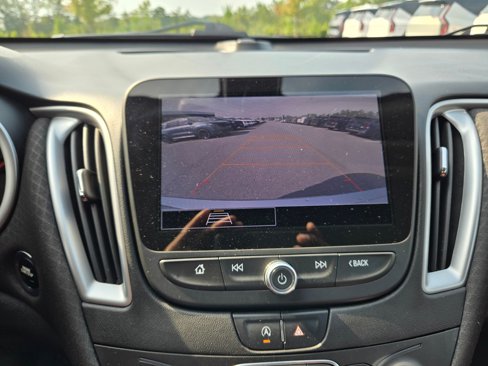 Used 2022 Chevrolet Malibu LT image 28