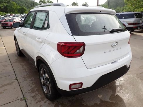 New 2025 Hyundai Venue SEL image 25