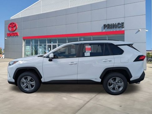 New 2025 Toyota RAV4 XLE image 7
