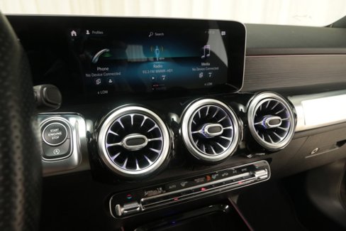 Used 2021 Mercedes-Benz GLB 35 AMG 4MATIC image 50
