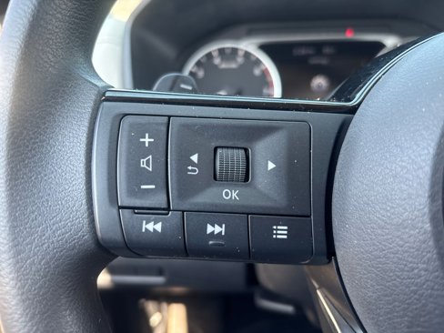 Used 2021 Nissan Rogue SV image 17