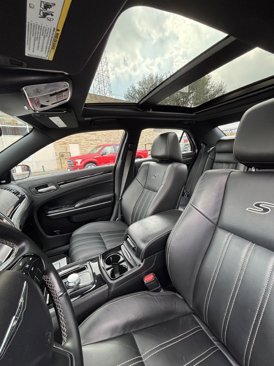 Used 2018 Chrysler 300 S image 13