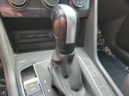 Used 2021 Volkswagen Tiguan S image 25