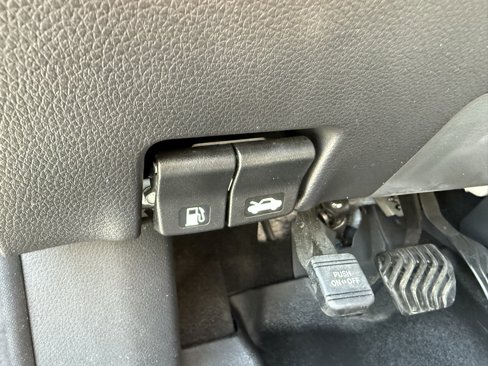 Used 2020 Nissan Rogue Sport SV w/ All-Weather Package image 17