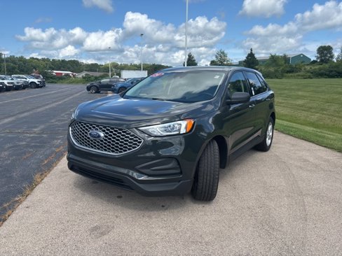 Certified 2024 Ford Edge SE image 4