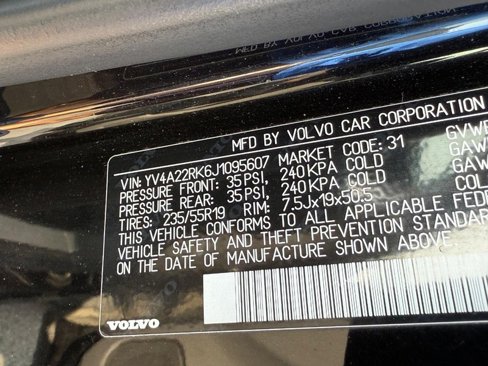 Used 2018 Volvo XC60 T6 Momentum w/ Advanced Package image 25