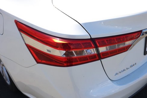 Used 2013 Toyota Avalon XLE image 7