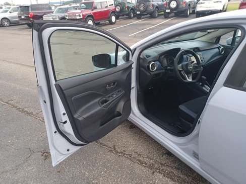 Used 2024 Nissan Versa SV w/ Trunk Package image 9