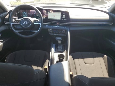 Used 2024 Hyundai Elantra SEL image 9