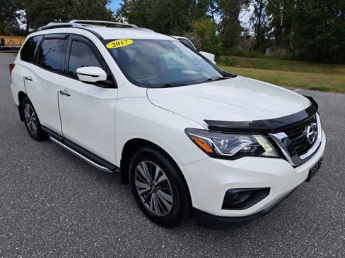 Used 2017 Nissan Pathfinder SV w/ Cargo Package image 8