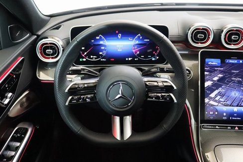 Used 2025 Mercedes-Benz C 300 4MATIC Sedan image 5
