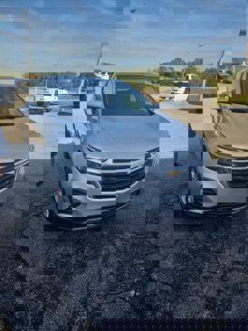 Used 2022 Chevrolet Equinox LT image 2
