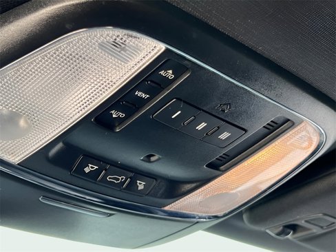 Used 2017 Jeep Grand Cherokee Limited image 36