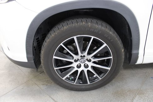 Used 2017 Toyota Highlander SE image 40