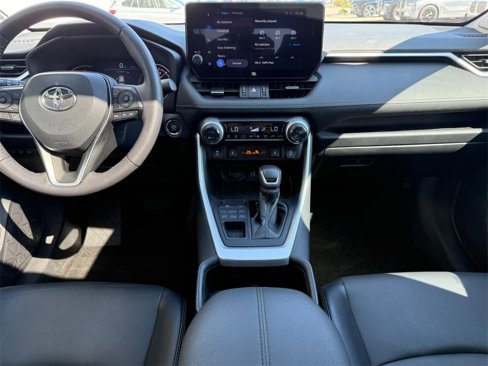 Used 2023 Toyota RAV4 XLE Premium image 10
