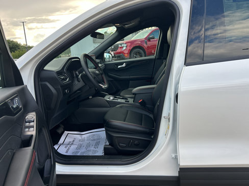 New 2025 Ford Escape ST-Line w/ Tech Pack #1 image 3