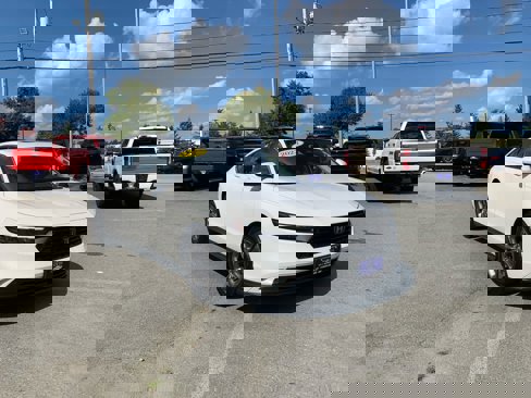 Used 2023 Honda Accord EX image 8