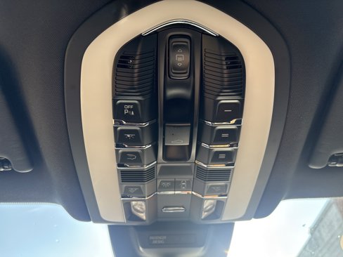 Used 2019 Porsche Macan image 27