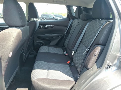 Used 2020 Nissan Rogue Sport SV image 10