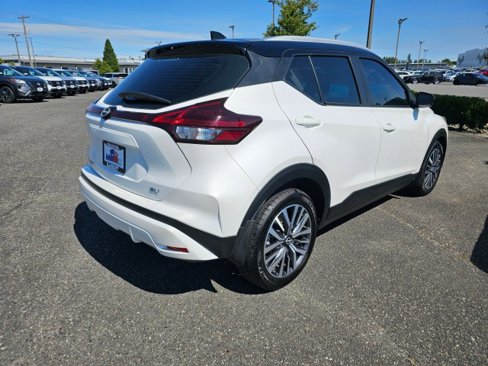 Used 2022 Nissan Kicks SV image 7