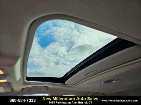 Used 2011 Nissan Rogue SV w/ SL Pkg image 19