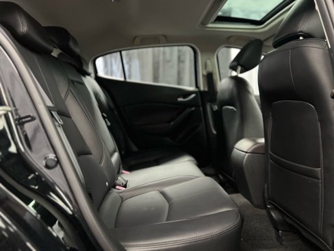Used 2017 MAZDA MAZDA3 Touring image 27