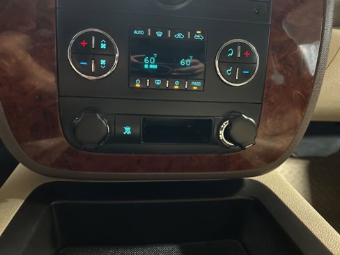 Used 2011 Chevrolet Silverado 2500 LTZ image 28