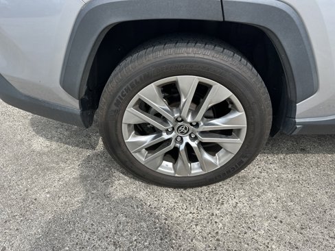 Used 2021 Toyota RAV4 Limited image 17