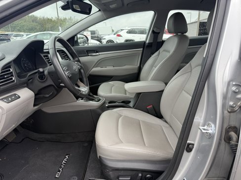 Used 2020 Hyundai Elantra Limited image 10