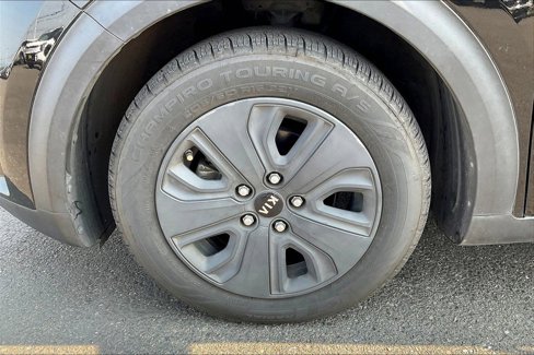 Used 2018 Kia Niro LX image 29