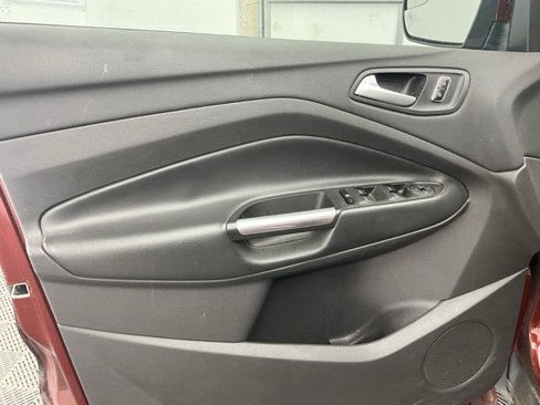 Used 2016 Ford Escape SE w/ SE Cold Weather Package image 10