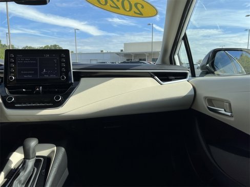 Used 2020 Toyota Corolla LE image 20