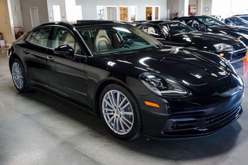 Used 2018 Porsche Panamera image 2
