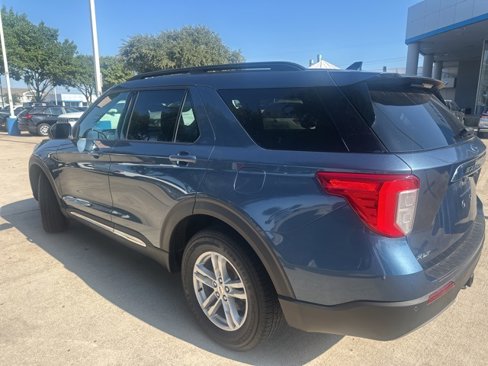 Used 2020 Ford Explorer XLT w/ Equipment Group 202A image 7