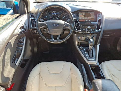 Used 2015 Ford Focus Titanium w/ Titanium Technology Package image 11