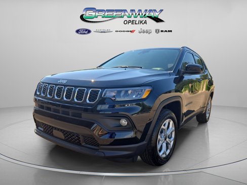 New 2025 Jeep Compass Latitude image 3