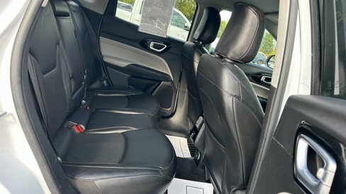 Used 2022 Jeep Compass Limited image 39