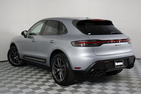 Certified 2025 Porsche Macan Turbo image 3