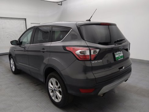 Used 2017 Ford Escape SE image 3