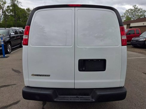 Used 2019 Chevrolet Express 2500 w/ Driver Convenience Package image 11
