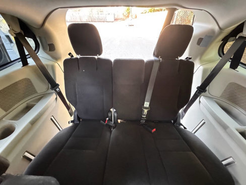 Used 2014 Dodge Grand Caravan SXT image 32
