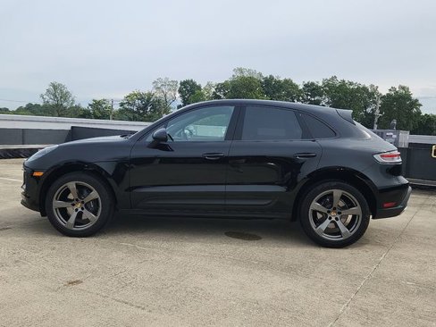 Used 2025 Porsche Macan image 2