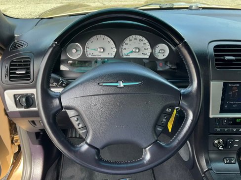 Used 2005 Ford Thunderbird image 25
