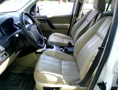Used 2013 Land Rover LR2 image 35
