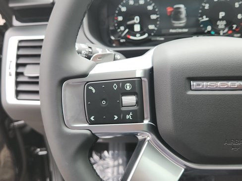 New 2025 Land Rover Discovery S image 24