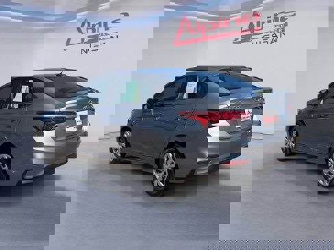 Used 2021 Hyundai Accent SE image 3