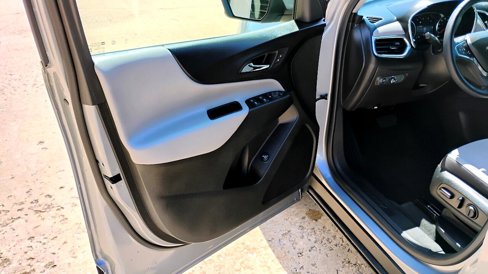 Used 2023 Chevrolet Equinox LT w/ Driver Convenience Package image 9