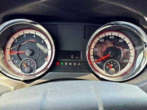 Used 2014 Dodge Grand Caravan SXT image 24